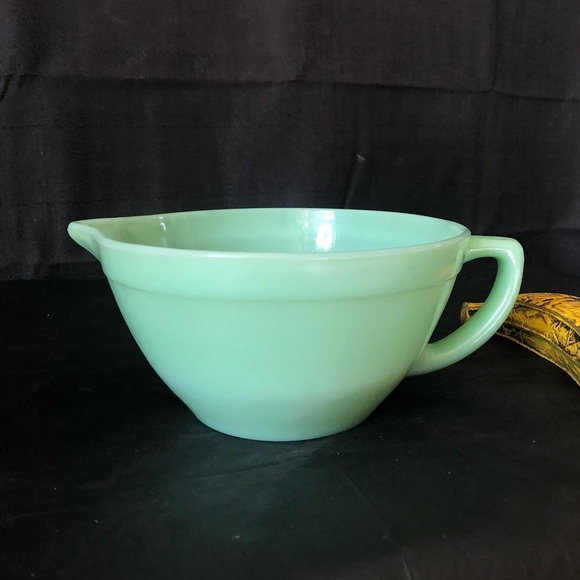 Jadeite batter bowl Rare Fire King Circa 1940, EUC 4 quart, oven proof made USA - Picture 4 of 8